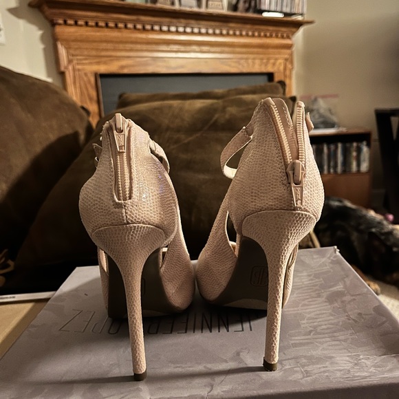 Pink Heels - Picture 3 of 4